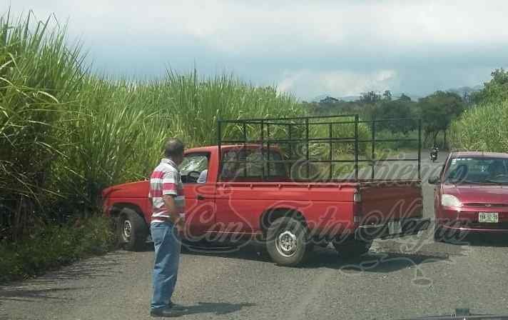 ASALTAN A COBRADOR DE LA CFE