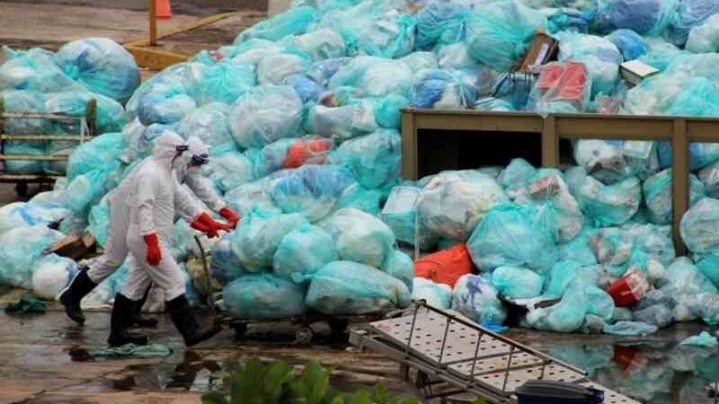 SANCIONARÁN A IMSS POR PILA DE DESECHOS EN HOSPITAL