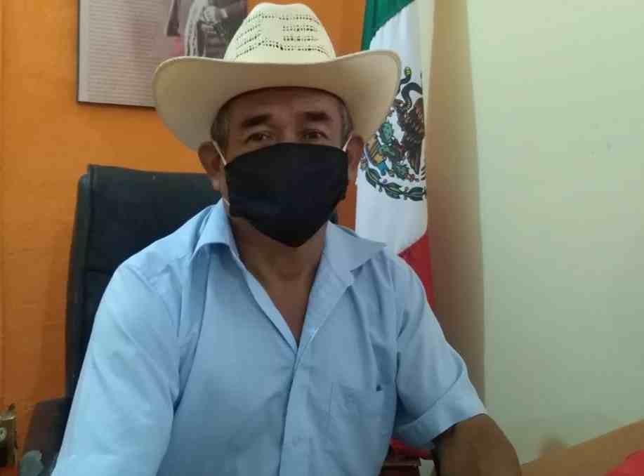 BUSCAN APOYOS PARA EL CAMPO