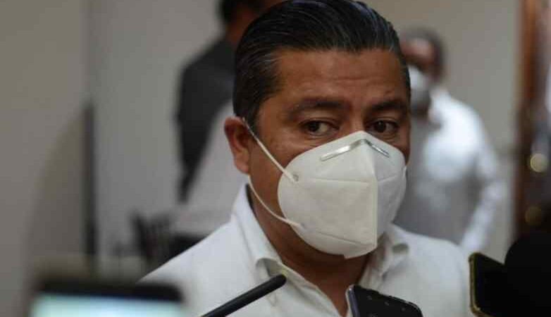 PRIISTAS LE DAN LA ESPALDA A MARLÓN RAMÍREZ