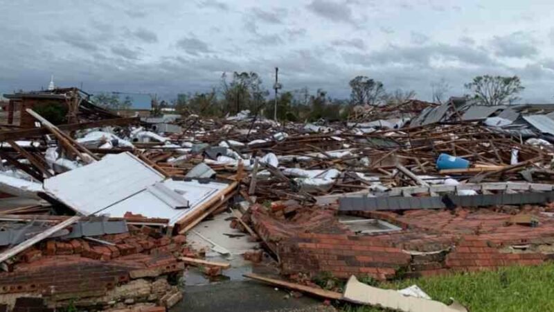 SUBE A 14 NÚMERO DE MUERTOS POR HURACÁN “LAURA”