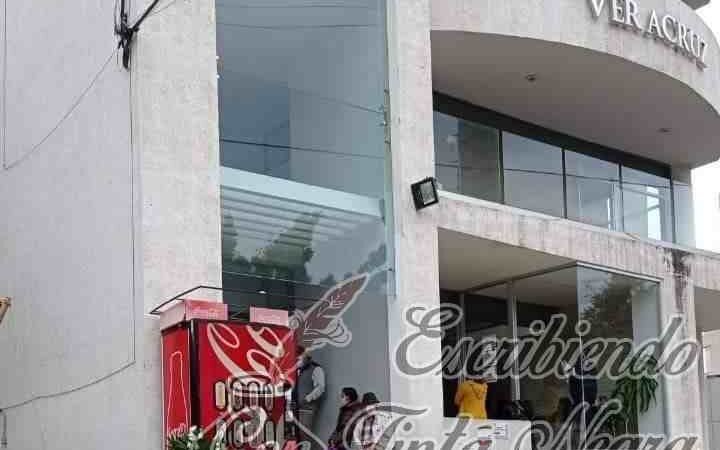 LE DEJAN CORONA FÚNEBRE A FISCAL EN XALAPA