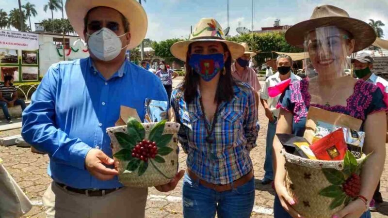 ENTREGAN PROYECTOS POR MÁS DE 5.5 MILLONES