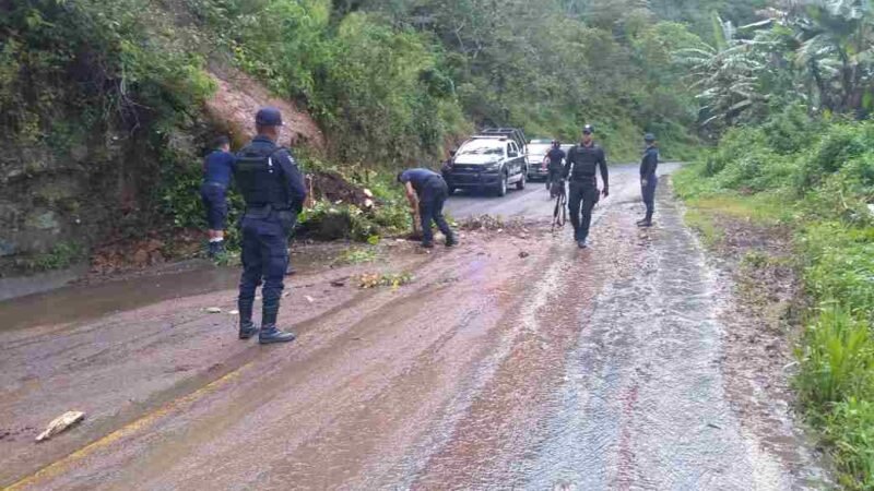 DERRUMBE EN TRAMO IXHUATLÁN-TEPATLAXCO