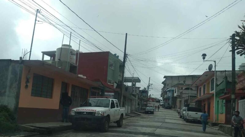 ADOLESCENTE INTENTA LANZARSE DE AZOTEA
