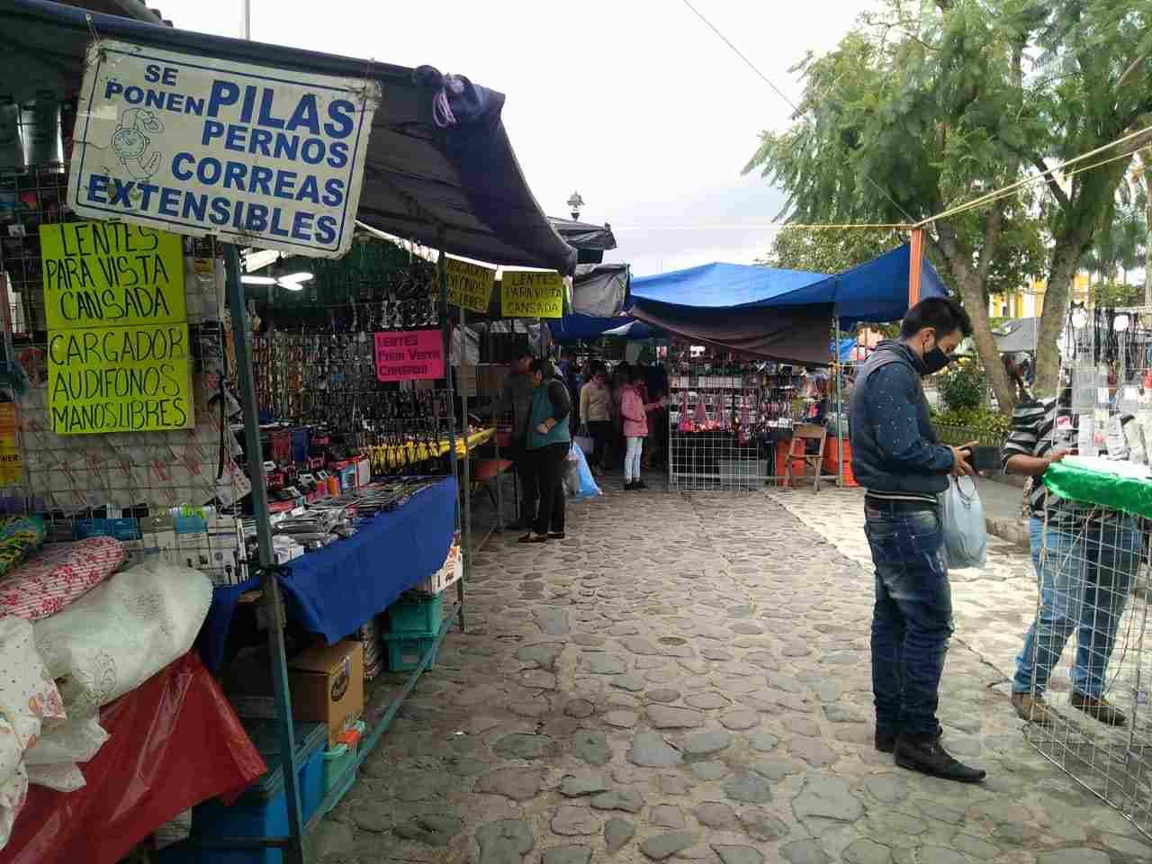 REPORTAN BAJAS VENTAS EN PLAZA DE COSCOMATEPEC