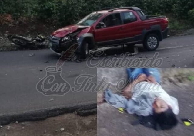 CHOCA MOTOCICLISTA CONTRA CAMIONETA