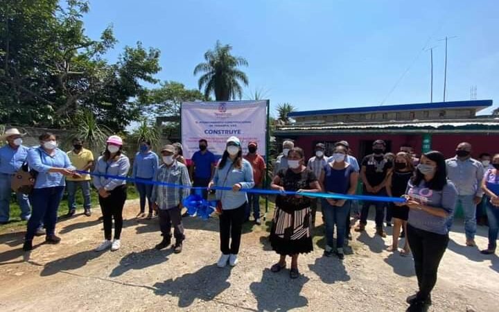 ALCALDESA DE TENAMPA ENTREGA ACCIONES DE VIVIENDA