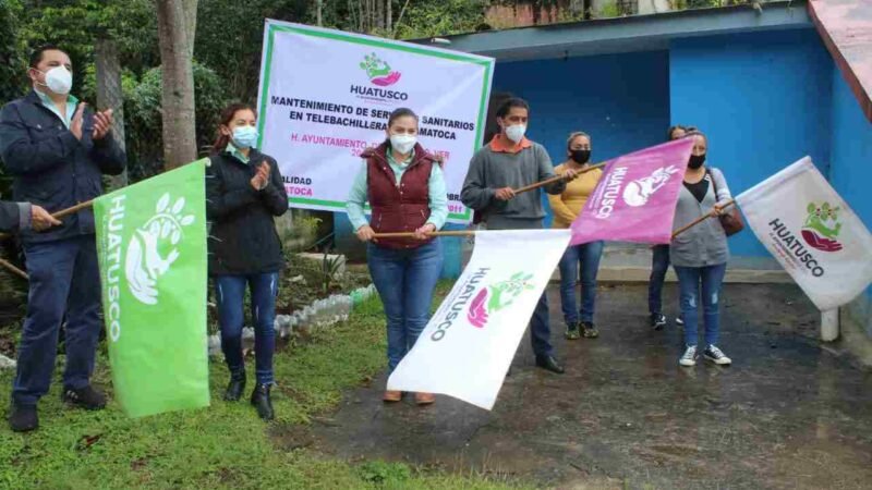 REHABILITAN SANITARIOS EN ESCUELA DE TLAMATOCA