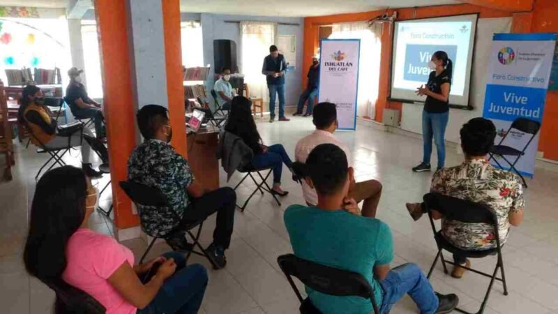 REALIZAN FORO “VIVE JUVENTUD” EN IXHUATLÁN