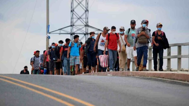 HONDURAS Y GUATEMALA LOGRAN FRENAR CARAVANA MIGRANTE: AMLO