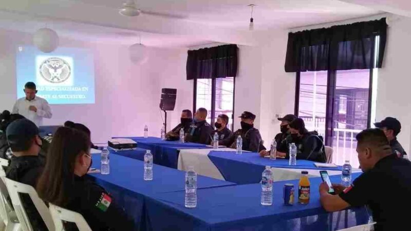 POLICÍA DE HUATUSCO RECIBE TALLER ANTISECUESTRO