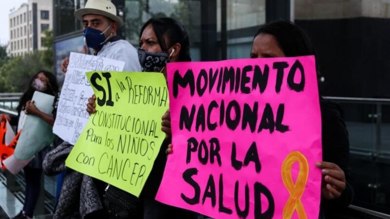 PADRES DE NIÑOS CON CÁNCER DENUNCIARÁN PENALMENTE A AMLO