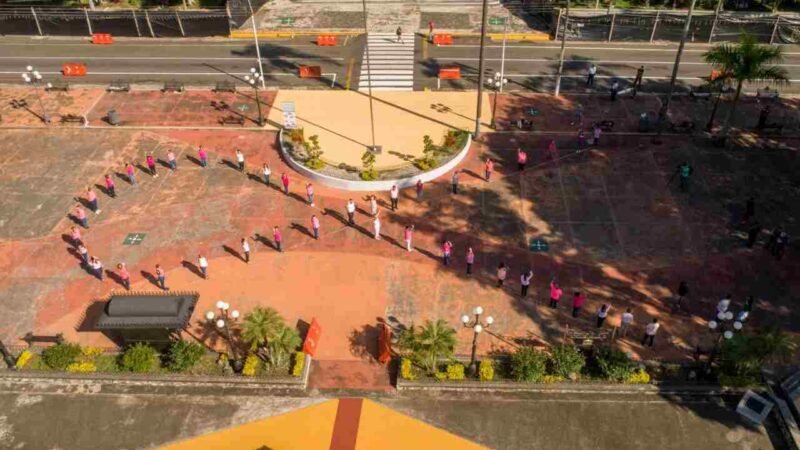 FORTIN REALIZA LAZO ROSA MONUMENTAL PARA SENSIBILIZACIÓN SOBRE EL CÁNCER DE MAMA