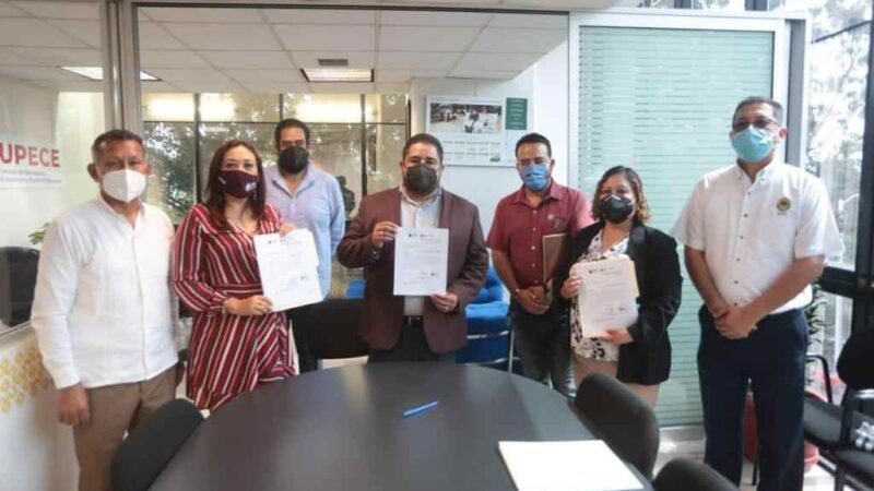 ENTREGA SEV 50 CLAVES OFICIALES A ESCUELAS PÚBLICAS Y PRIVADAS