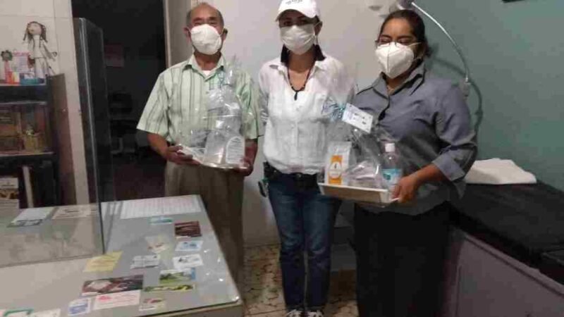 RECONOCEN LABOR DE MÉDICOS EN IXHUATLÁN