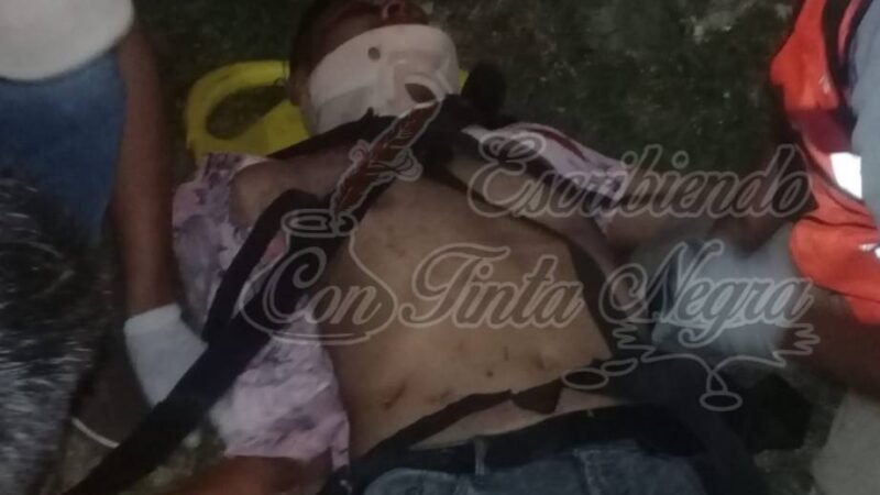 CHOCAN MOTOCICLISTA Y CAMIONETA EN COMAPA