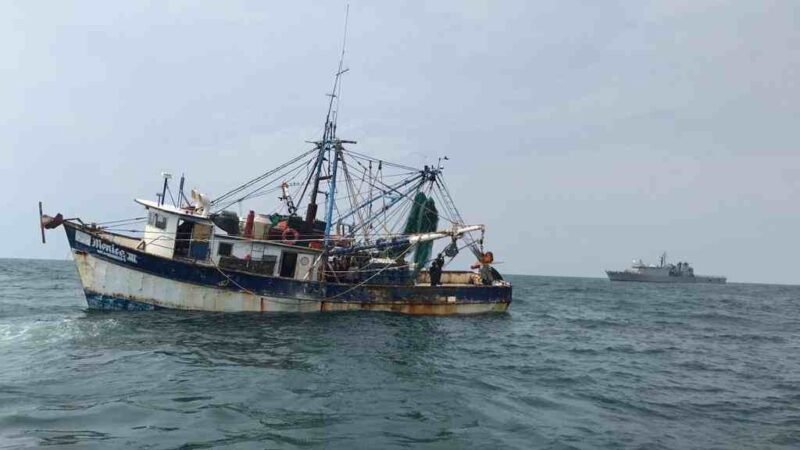 MARINA ASEGURA BUQUE CON COMBUSTIBLE DE DUDOSA PROCEDENCIA