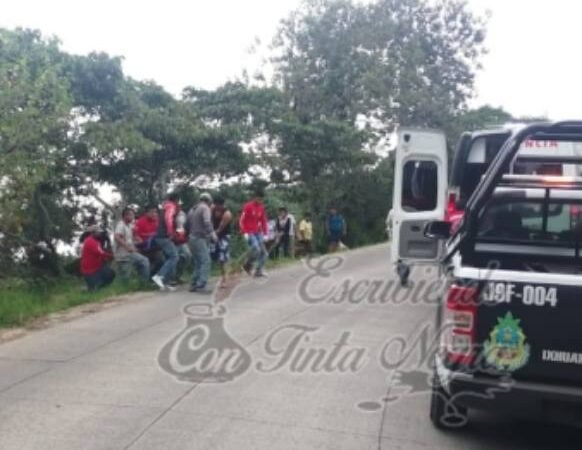 DERRAPA MOTOCICLISTA EN IXHUATLÁN