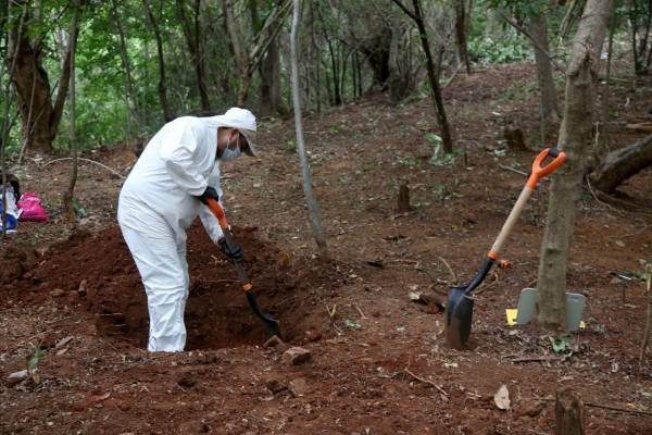 LOCALIZAN 59 CUERPOS EN FOSA CLANDESTINA EN SALVATIERRA, GUANAJUATO