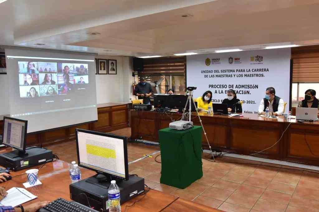 ENTREGAN PLAZAS DE EDUCACIÓN BÁSICA