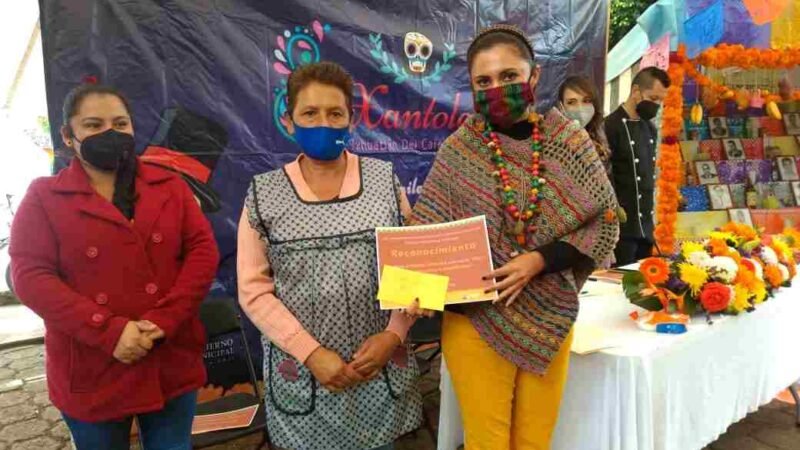 CELEBRAN CONCURSO DE DÍA DE MUERTOS EN IXHUATLÁN