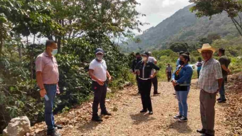 SUPERVISAN OBRA EN POTRERILLO