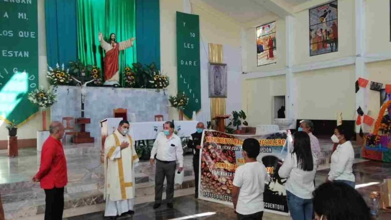 INSTALARÁN DISPENSADORES DE GEL EN TEMPLOS DE HUATUSCO