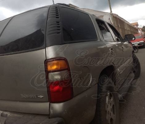 CHOCA CAMIONETA CONTRA POSTE