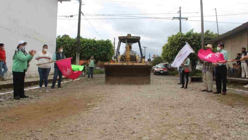 PAVIMENTARÁN CALLES EN COLONIA CENTENARIO DE HUATUSCO