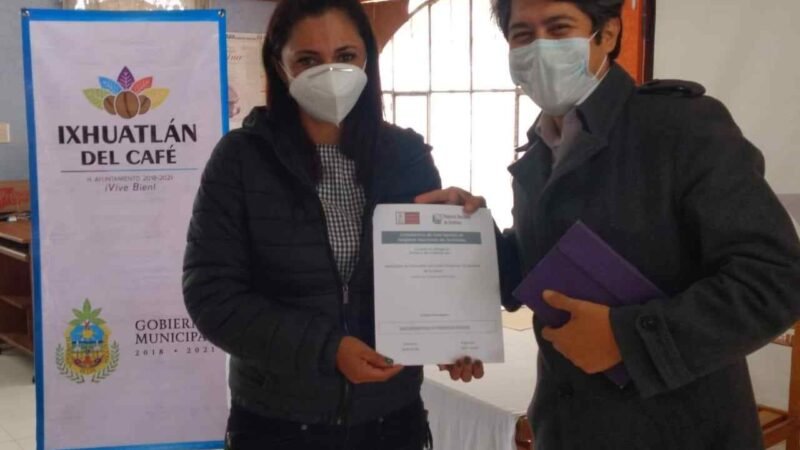 PONEN EN ORDEN ARCHIVO MUNICIPAL DE IXHUATLÁN