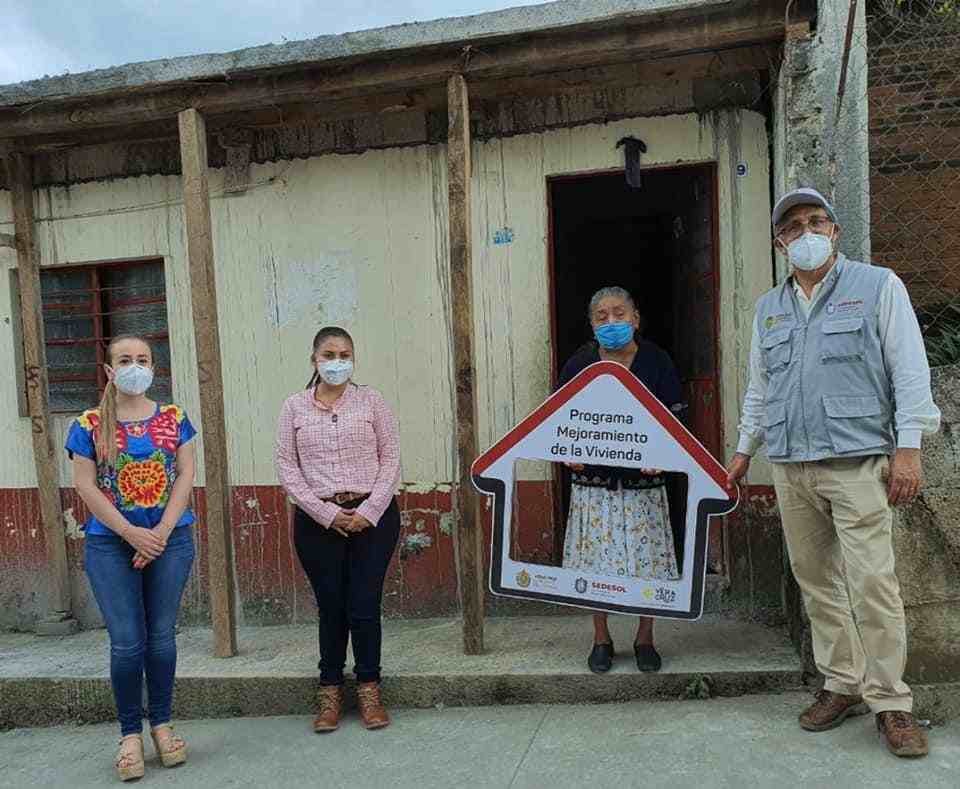 ENTREGA NORA LAGUNES ACCIONES DE VIVIENDA