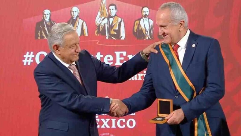 ENTREGAN A JESÚS SEADE CONDECORACIÓN MIGUEL HIDALGO POR RENEGOCIACIÓN DE T-MEC