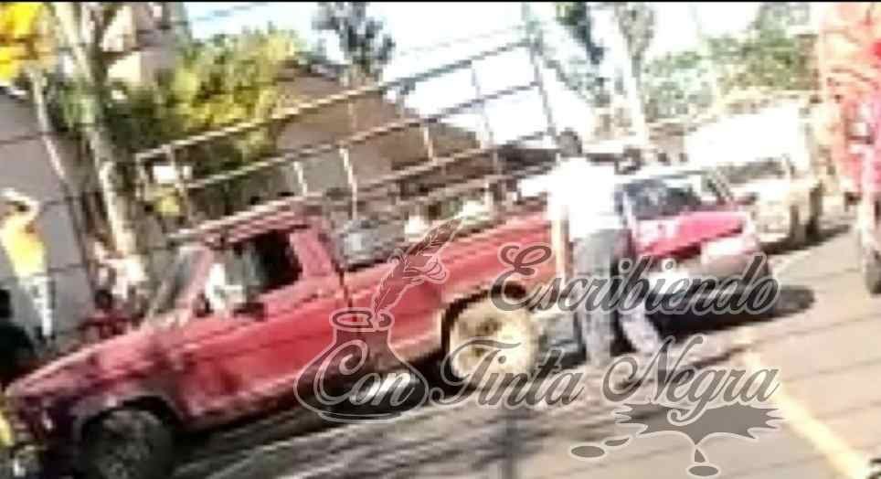 CHOCAN TAXI Y CAMIONETA EN TOTUTLA