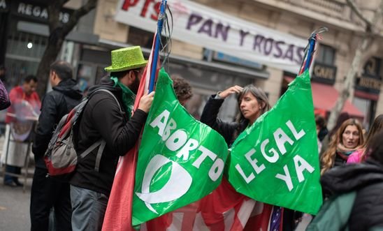 PRESIDENTE DE ARGENTINA ALISTA PROYECTO DE LEY PARA LEGALIZAR EL ABORTO