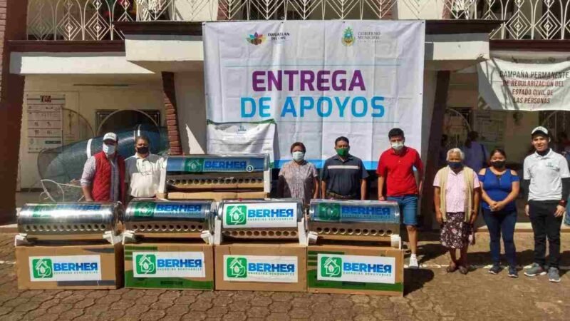 ENTREGAN CALENTADORES SOLARES EN IXHUATLÁN