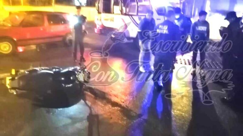 CANTINERAS EMBISTEN A MOTOCICLISTAS Y ESCAPAN