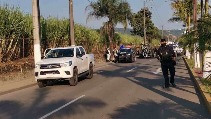POLICÍAS SE ENFRENTAN A ROBA TRAILERS