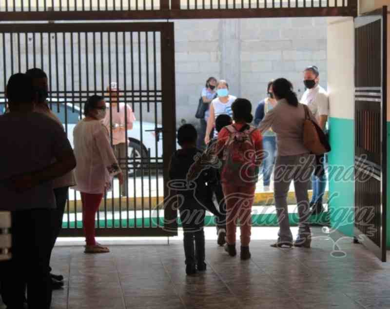 CITAN A ALUMNOS PARA EVALUACIÓN EN PLENA CONTINGENCIA