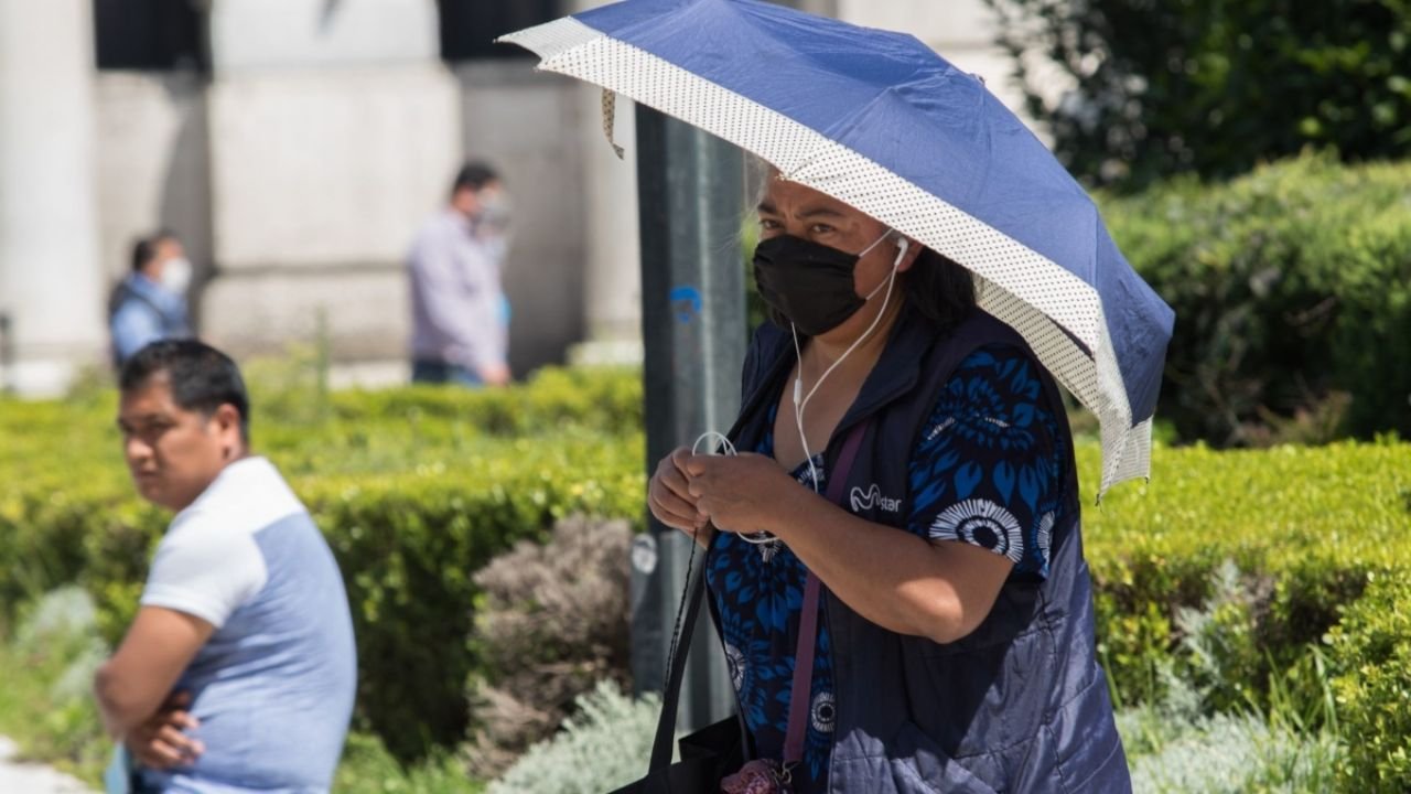 MÉXICO SUMA 105,940 MUERTES POR COVID