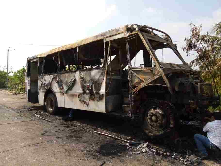 INCENDIAN MÁS AUTOBUSES EN COATZACOALCOS