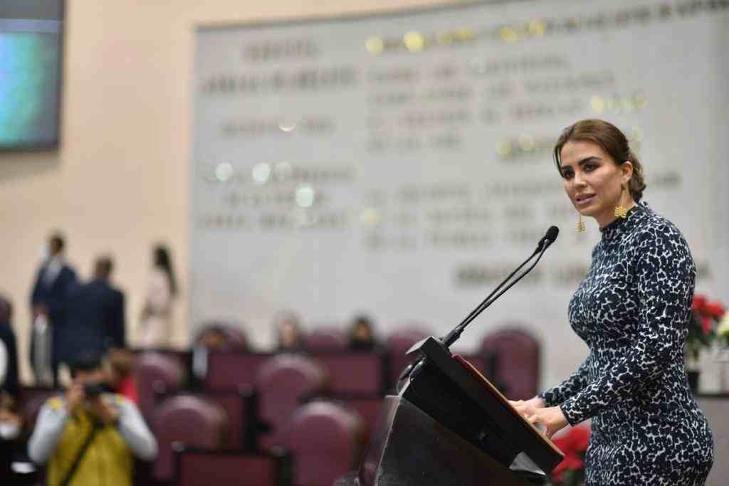 PROPONE DIPUTADA AMPLIAR, DE 5 A 60, LOS DÍAS DE LA LICENCIA DE PATERNIDAD