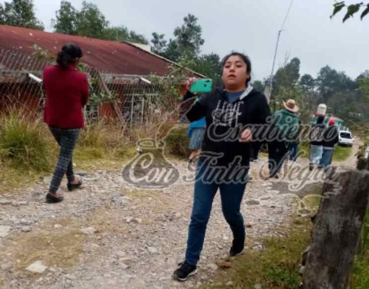 DESPOJAN A COMUNIDAD HASTA DE TEMPLO Y UNIDAD DE SALUD