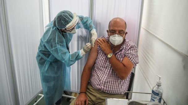 SEIS PERSONAS MURIERON DURANTE ENSAYO DE VACUNA COVID DE PFIZER