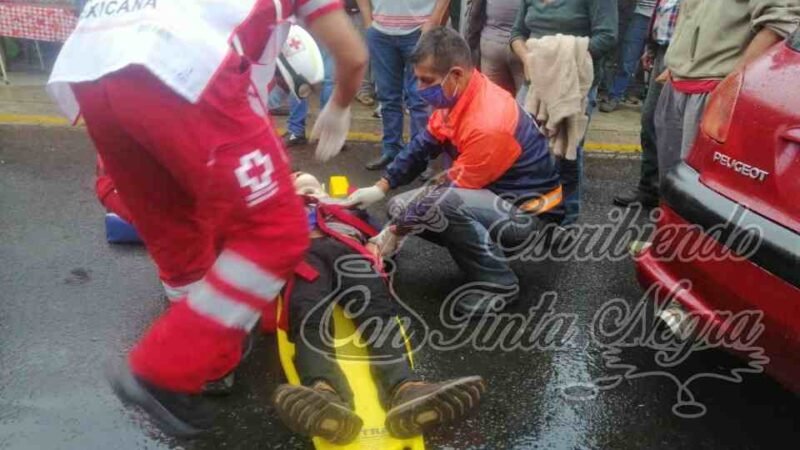 IMPACTA AUTO A MOTOCICLISTA