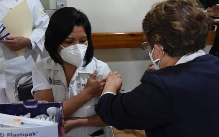 REPORTAN APLICACIÓN DE MÁS DEL 92 POR CIENTO DE VACUNAS CONTRA COVID EN SECTOR SALUD