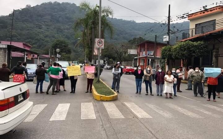PROTESTAN POR FALTA DE AGUA EN CUAUTLAPAN