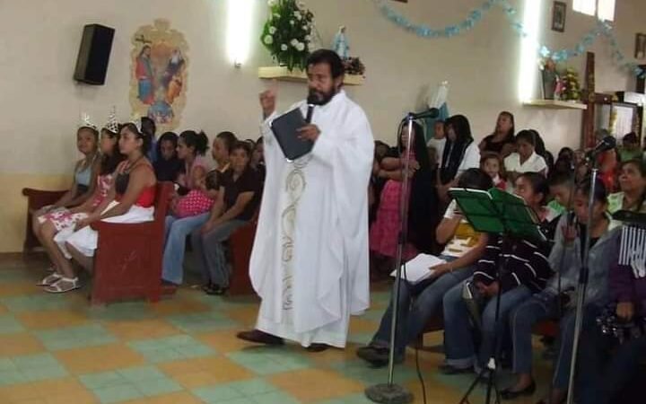 FALLECE PADRE RAÚL ALMANZA