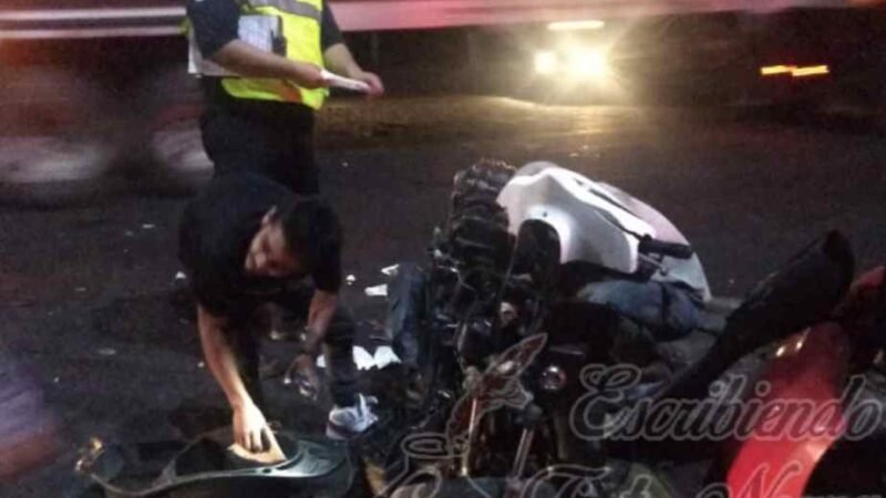 TAXISTA IMPACTA A MOTOCICLISTA Y HUYE