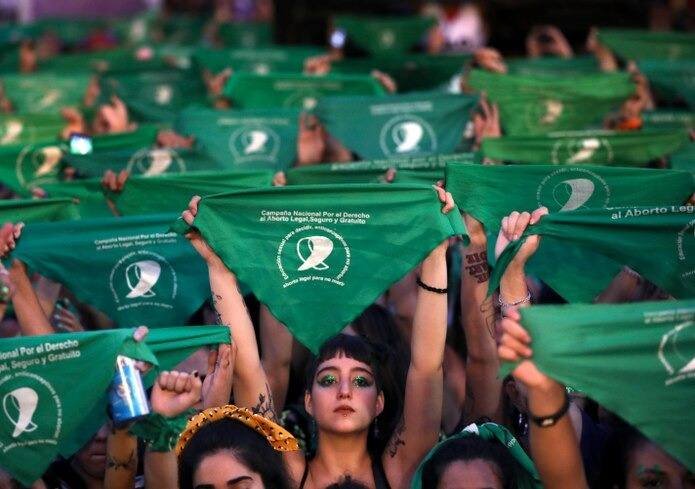 DIPUTADAS ANALIZAN DESPENALIZACIÓN DEL ABORTO EN CHILE